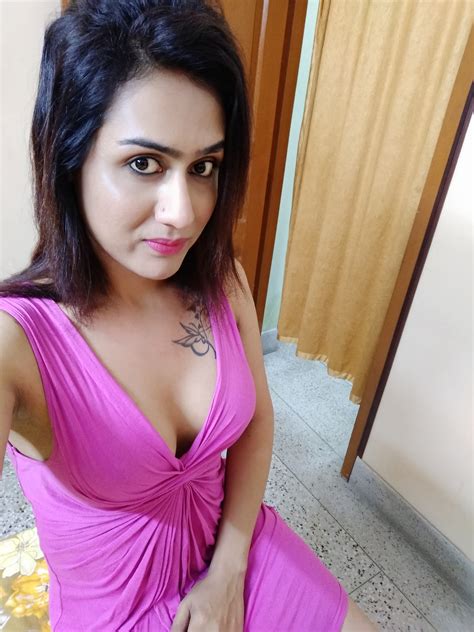 disha dey indian transsexual escort in kolkata