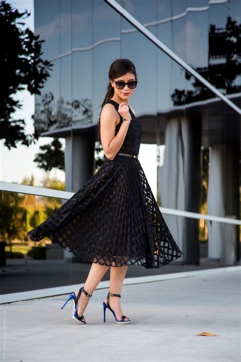 how short women can pull off the midi dress