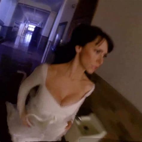 Jennifer Love Hewitt Massive Cleavage In White Dress