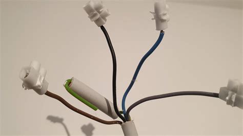 lampe anschliessen mit  kabeln welche kabel verbinden technik strom