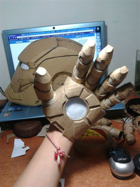student  life size iron man suit   cardboard twistedsifter
