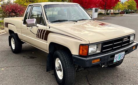 toyota pickup xtracab sr   barn finds