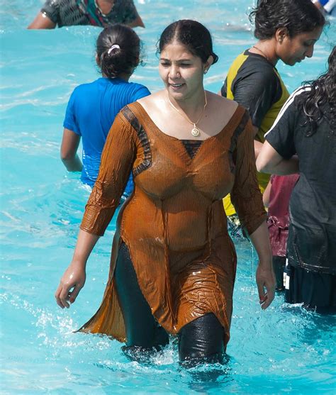 wet indian auntys 25 pics