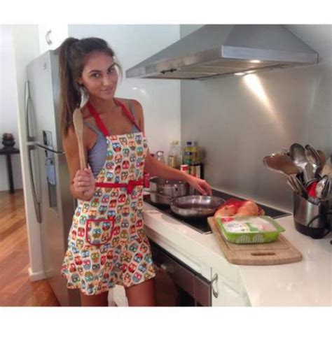22 Hot Women In The Kitchen Is All Kinds Of Sexy 22 Pictures