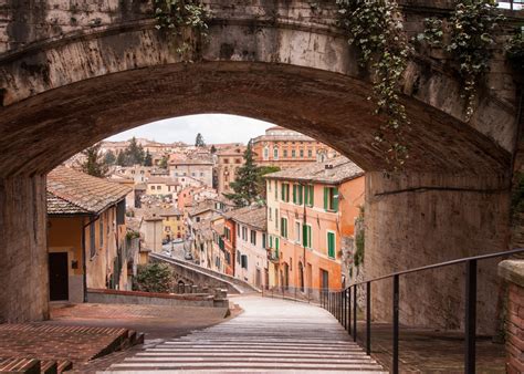 italians   hill towns  umbria italys romantic heart