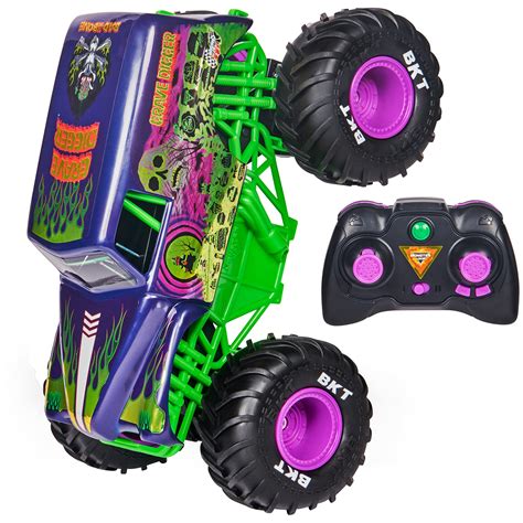 monster jam official grave digger freestyle force remote control car