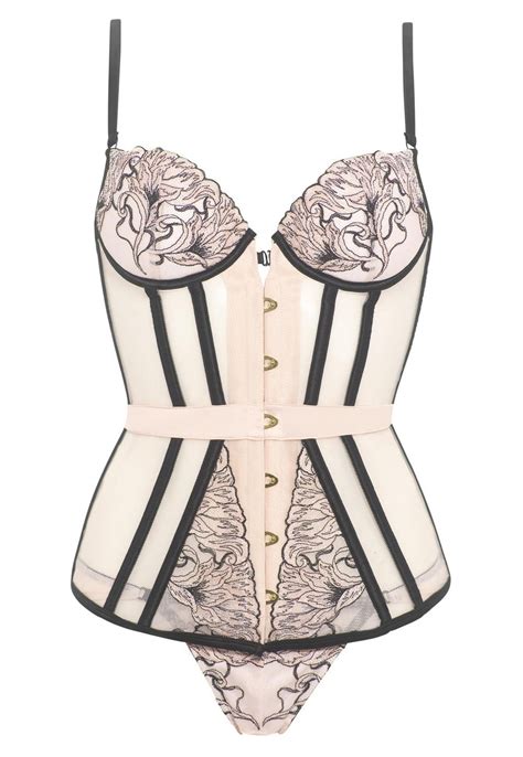 21 Sexy Honeymoon Lingerie Sets That Every Bride Needs To