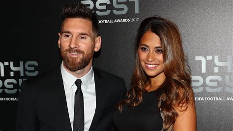 antonella roccuzzo messi s wife 5 fast facts you need to