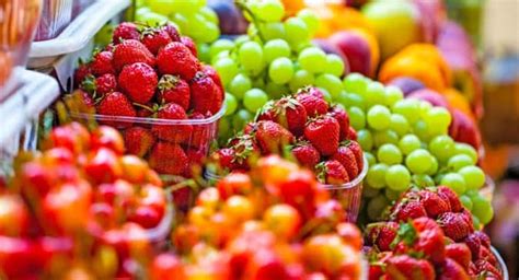 rujuta diwekar shares health benefits of eating seasonal produce list