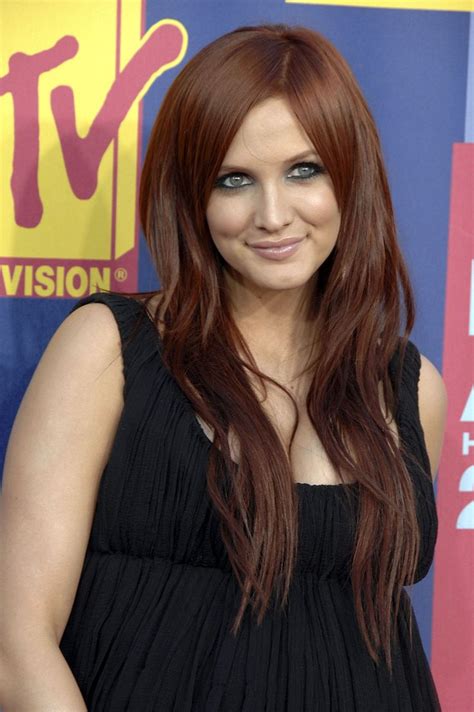 26 Auburn Hair Colors That Arent Your Average Red Hair Color Auburn