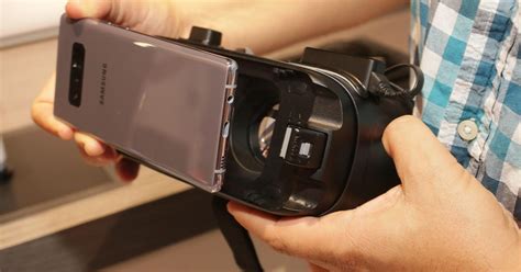 The Galaxy Note 9 Works With Gear Vr Via Free Adapter Cnet