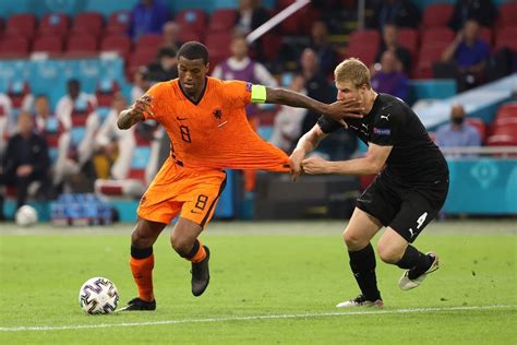 wijnaldum waarschuwt oranje voor verslapping wissel verraste blind voetbal international