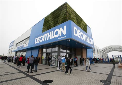 decathlon sports giant  corks mahon point debenham store  size
