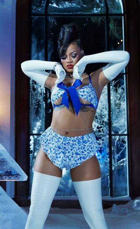 rihanna presented the new year s lingerie collection