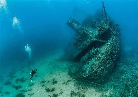 underwater photography wreck photography