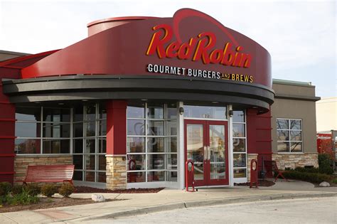 red robin tests delivery  concept    foodservice