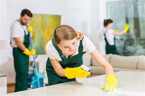 liser presenta su nueva linea de servicios de limpieza