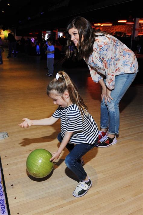 tiffani thiessen and daughter at bowling event in la 2016 popsugar