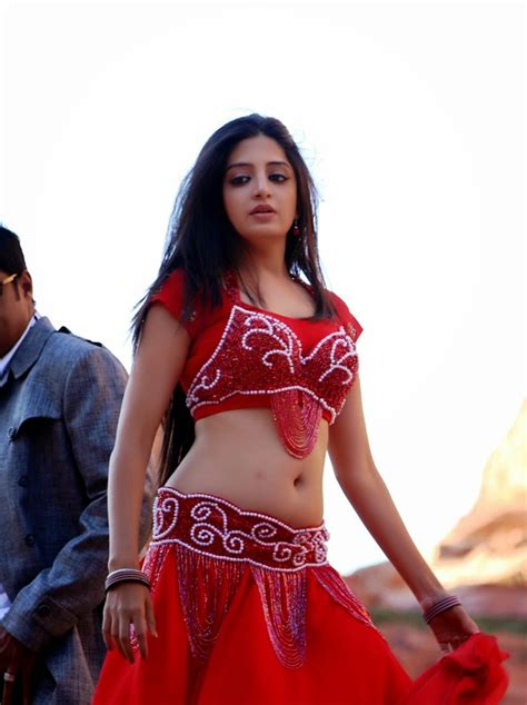 Indian Hot Actress Actress Poonam Kaur Spicy Navel Show Photos
