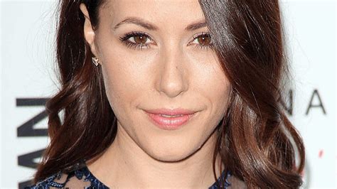 Amanda Crew Biography Celebrity Facts And Awards Tv Guide