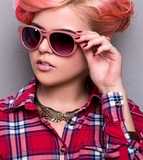 10 emo hairstyles for girls with medium hair