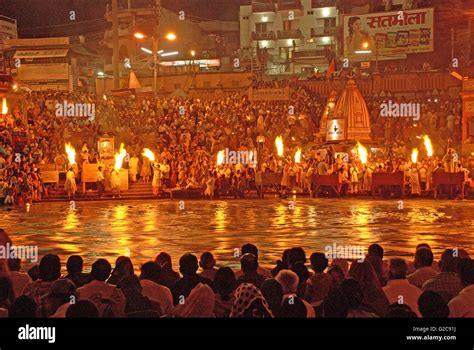 evening ganga aarti  offerings   holy ganga river har ki paudi