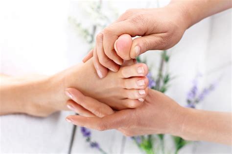 How To Massage Feet 12 Techniques For Relaxation And Pain Relief