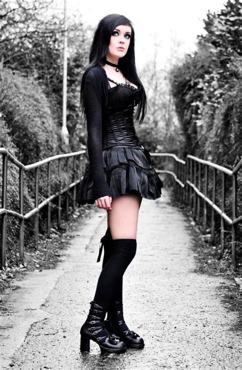 zequielo s profile minus goth girls are hot goth beauty gothic fashion goth