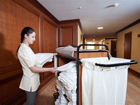 Here S How Much You Should Tip Hotel Housekeeping