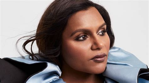 mindy kaling says she was singled out for emmys vetting while working
