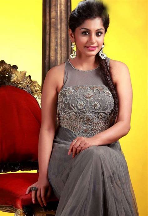 pretty look pics of meera nandan indian actress hot pics bollywood