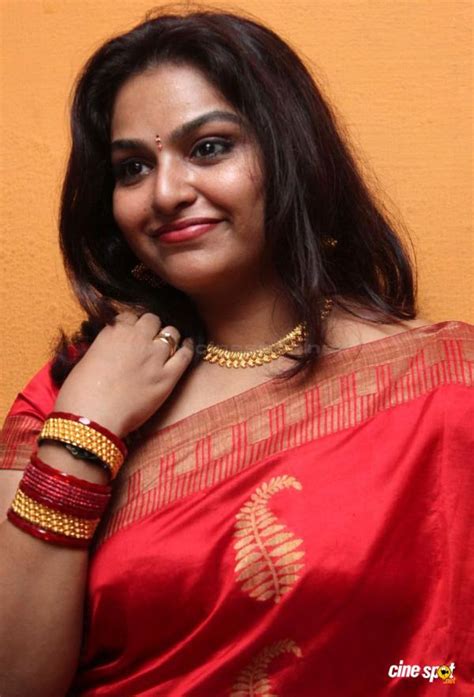 film actress sonia in saree veethi