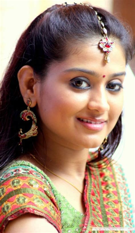 Tamil Cute Actress Varsha Aswathi Beautiful Picture Gallery World Of