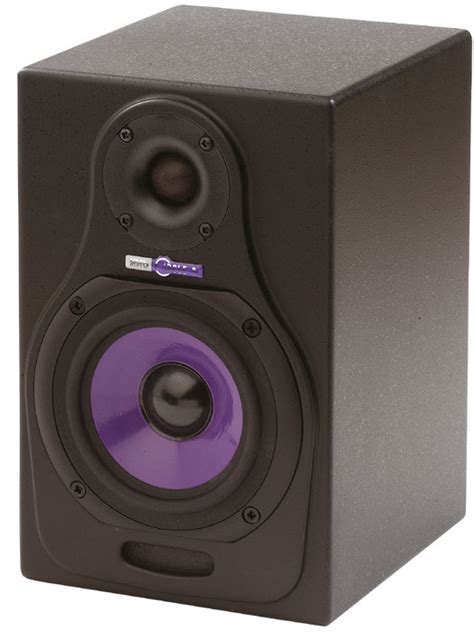 whats  difference  active  passive monitors