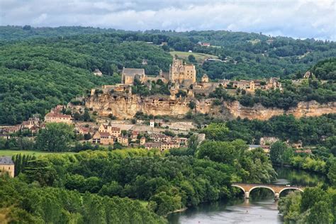 dordogne france wine castles  history   tara