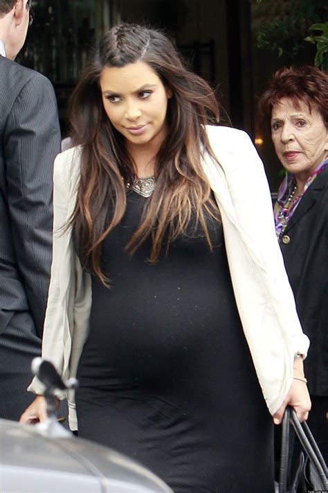 Pregnant Kim Kardashian Grabs Lunch In Los Angeles Photos Huffpost
