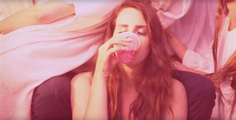 lana del rey wants you to drink the kool aid in the freak video