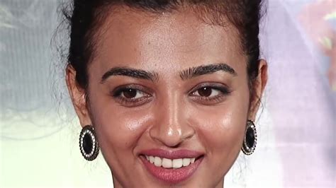 Radhika Apte Showing Private Part Leaked Mms Scandal Viral On