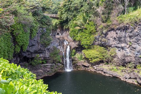 whats  story    sacred pools  maui hana kai maui resort llc