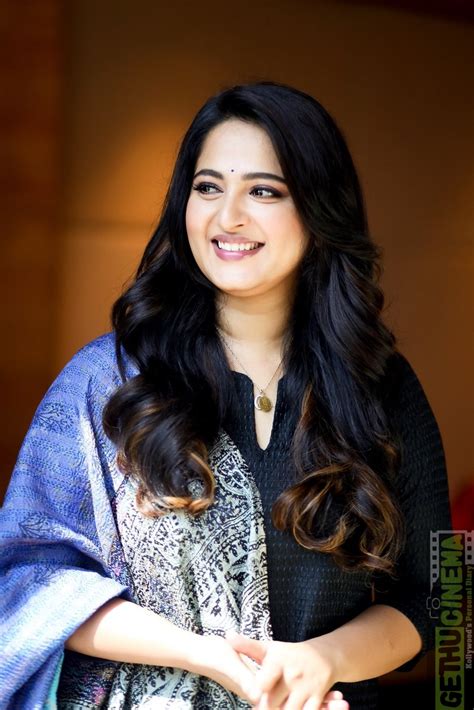 Actress Anushka Shetty Latest Hd Photos Gethu Cinema