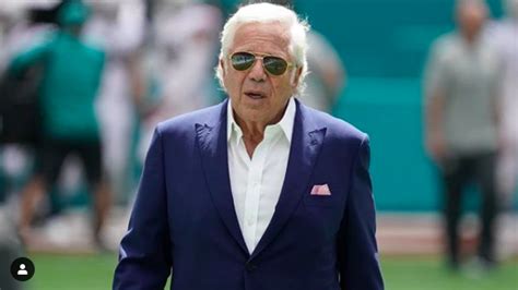 patriots owner robert kraft gets off charges relating to sex spa case