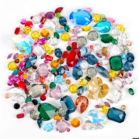 la energia de las gemas  cristales  protegerte atraer el amor