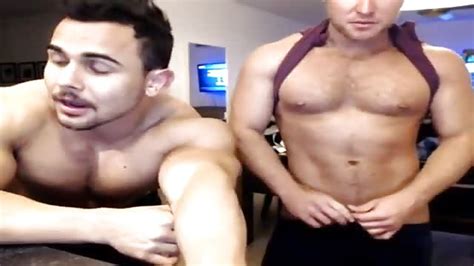 Two Muscular Men Jerk Off Together Porndroids