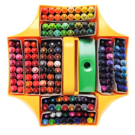 crayola  count ultimate crayon collection whats   box jennys crayon collection
