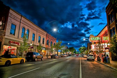 downtown traverse city  front street  night joeybls photography