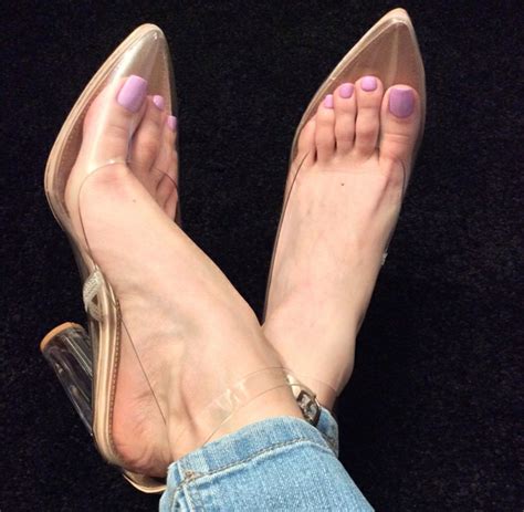 pin de willem en bare feet pies de mujer hermosas sandalias tacones