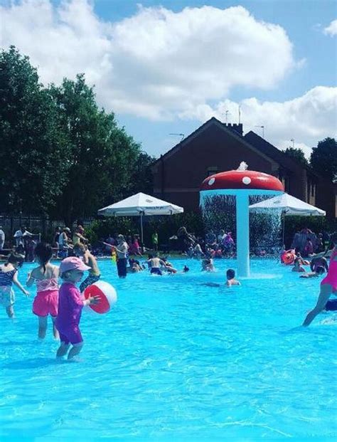Outdoor Water Parks Splash Zones And Paddling Pools For