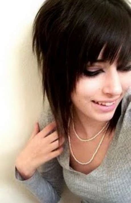 Emo Hairstyles For Girls With Short Hair