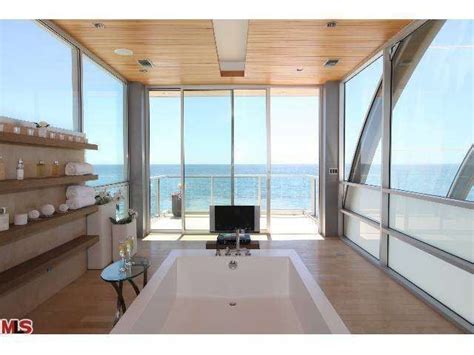 idyllic ‘sex and the city beach house for rent zillow