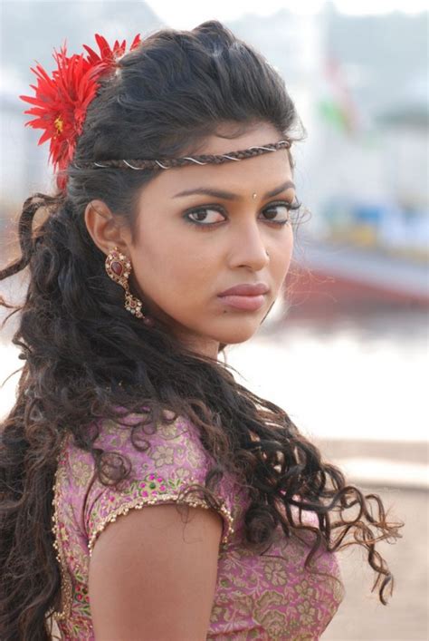Amala Paul Stills From Tamil Movie Vettai Cini Focus